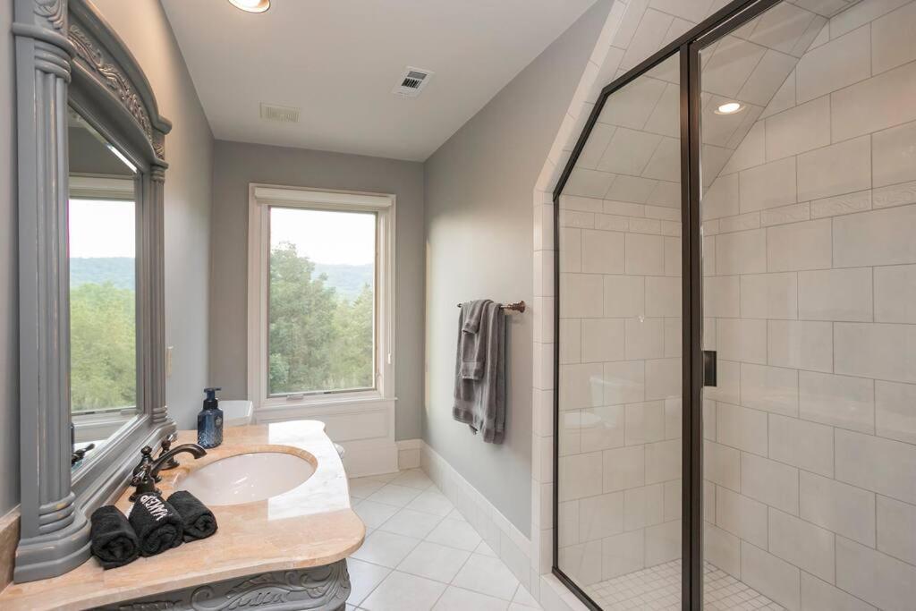 Supreme Luxury For Discerning Tastes Villa Nashville Bagian luar foto