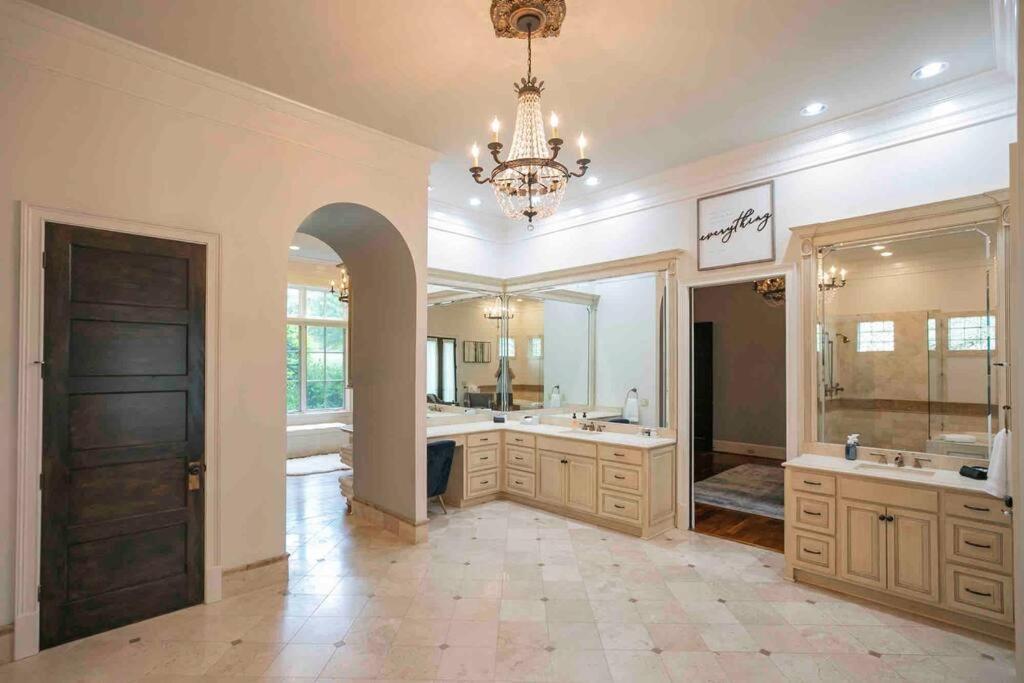 Supreme Luxury For Discerning Tastes Villa Nashville Bagian luar foto